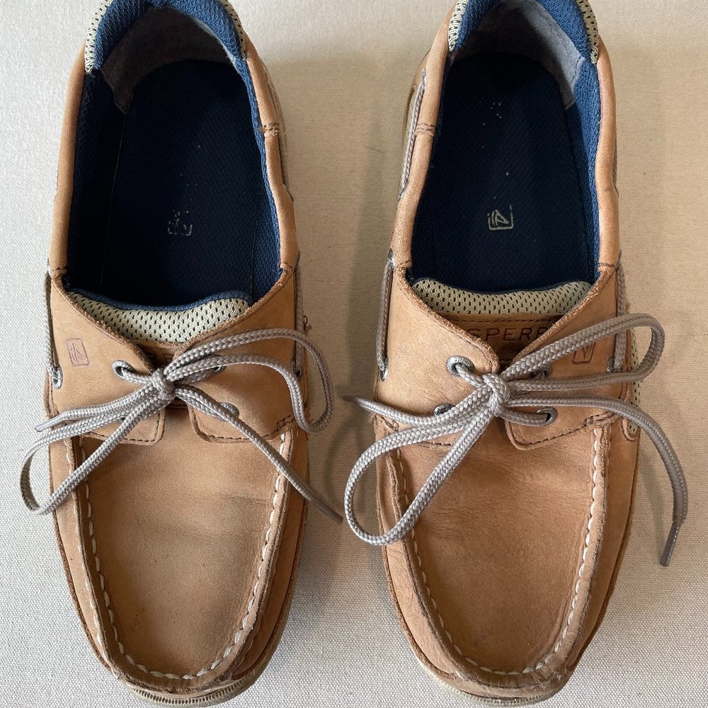 Sperry Lanyard tan leather deck shoes with laces size Boys 6M